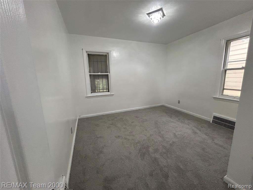 9961 N Rutland, Detroit, MI 48227 — Photo 14