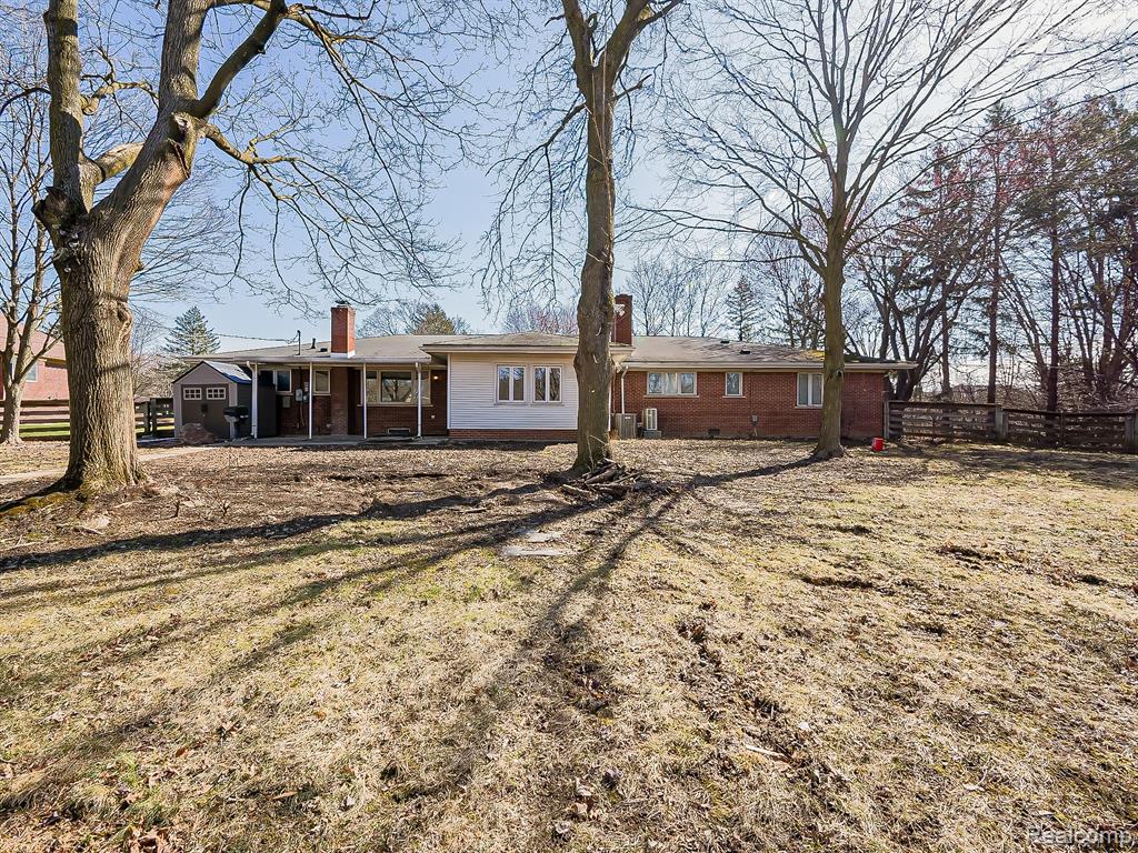 7380 Villamuer Road, West Bloomfield, MI — Photo 35