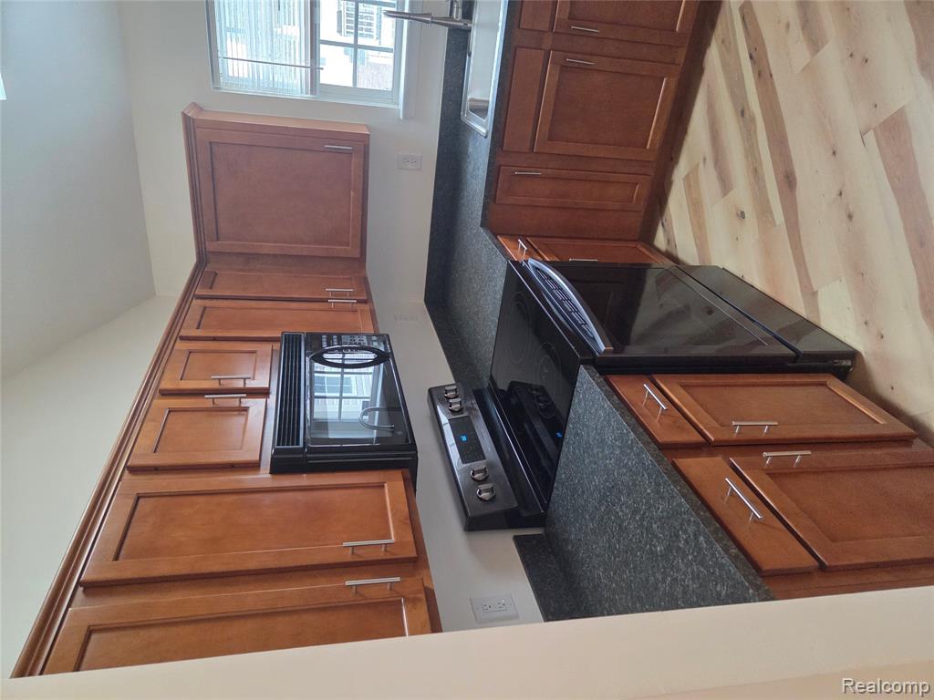 45681 Cagney Drive, 76, Macomb, MI 48044 — Photo 10