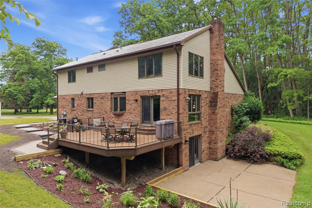 68345 Romeo Plank Road, Ray, MI — Photo 4