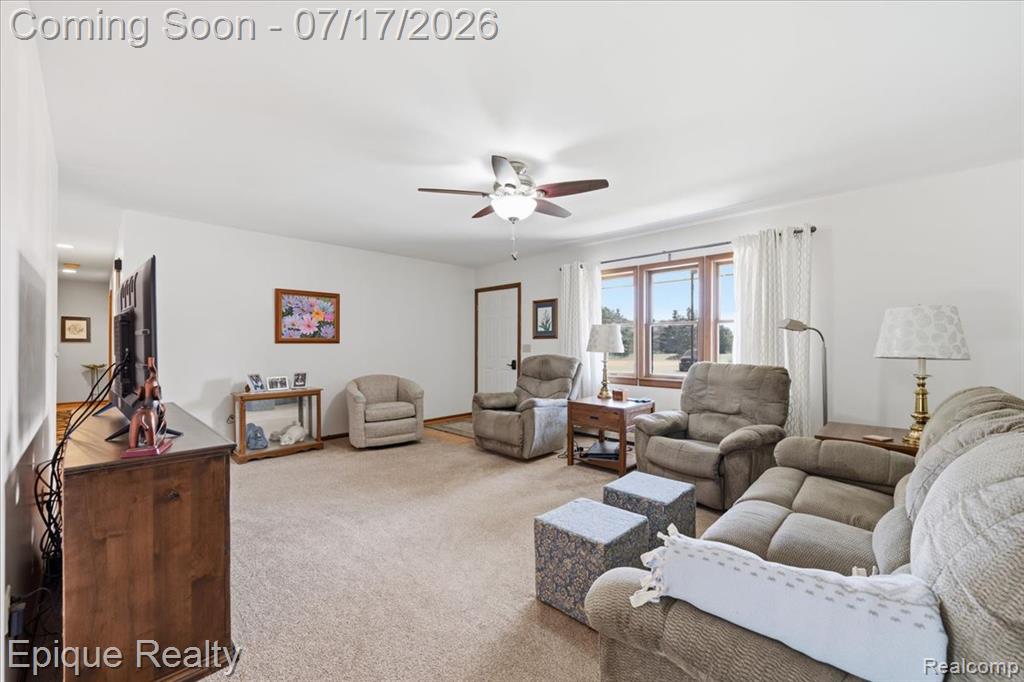 555 E Square Lake Road, Troy, MI 48085 — Photo 10