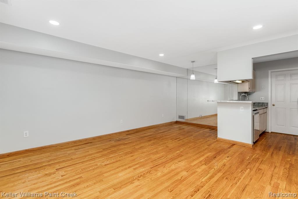 22040 Cape Cod Way, Farmington Hills, MI 48336 — Photo 10