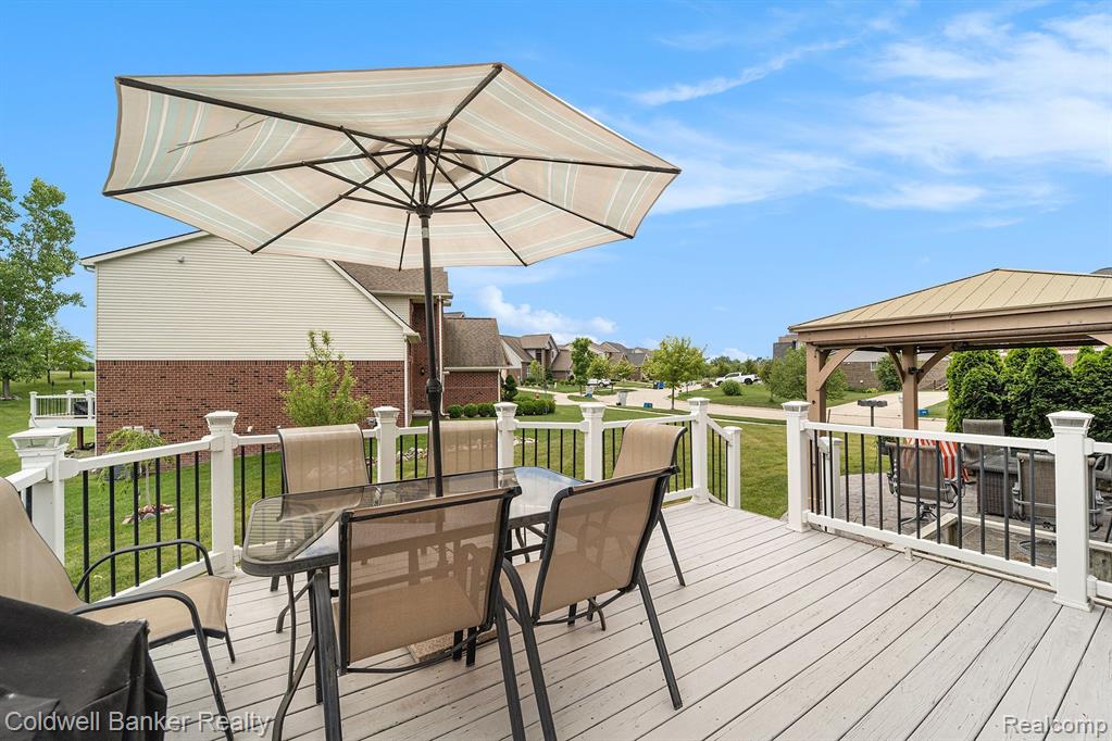 53643 VALLEYWOOD Drive, South Lyon, MI 48178 — Photo 24