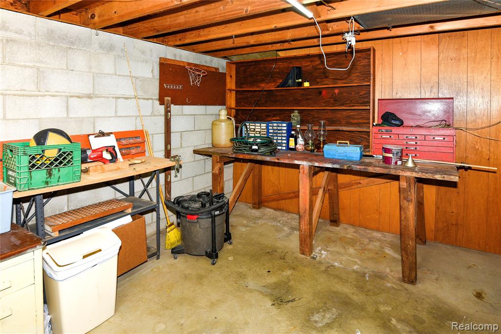 884 Eugene Drive, Oxford, MI 48371 — Photo 45