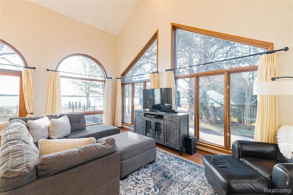 21774 East River Road, Grosse Ile, MI 48138 — Photo 14