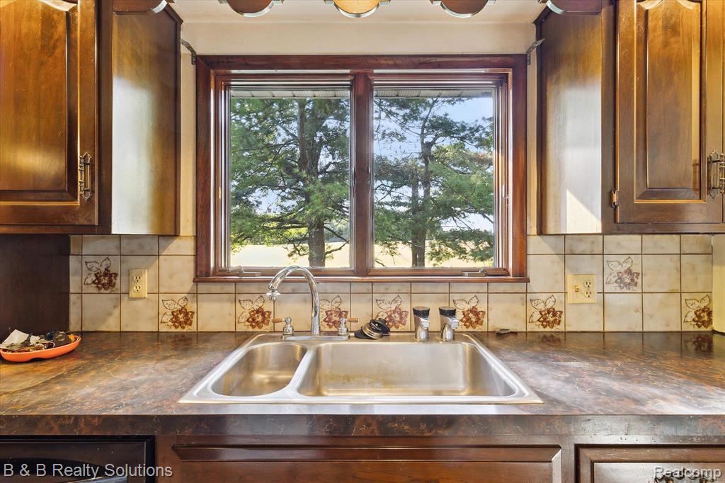 5225 LAKE PLEASANT Road, North Branch, MI 48461 — Photo 15