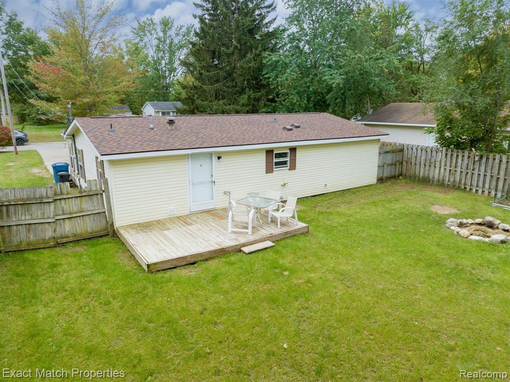 409 LAKEVIEW Street, Holly, MI 48442 — Photo 4