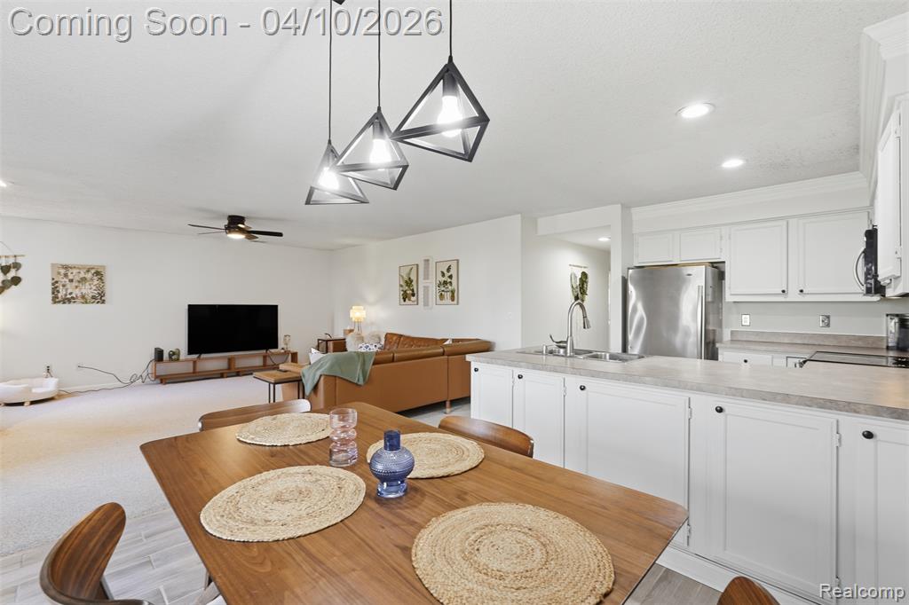 4964 Oak Hill Drive, Waterford, MI 48329 — Photo 7