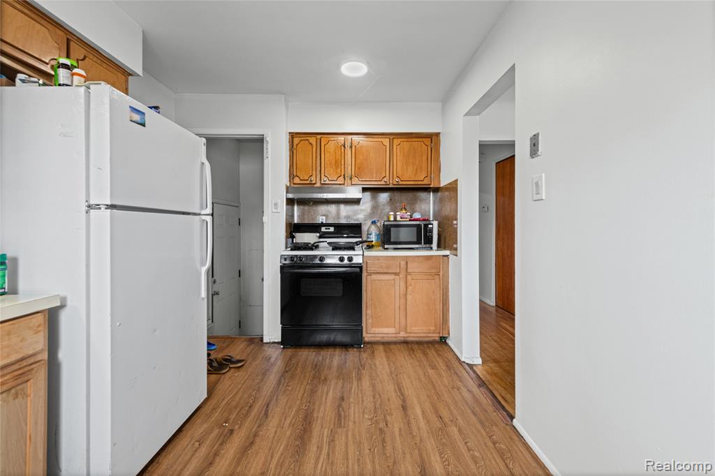 12901 Visger Street, Detroit, MI 48217 — Photo 8