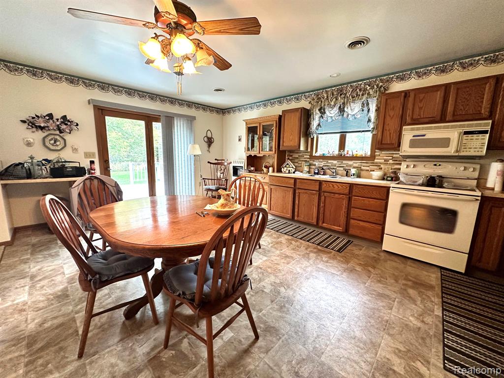 6111 5TH Street, Mayville Vlg, MI 48744 — Photo 4