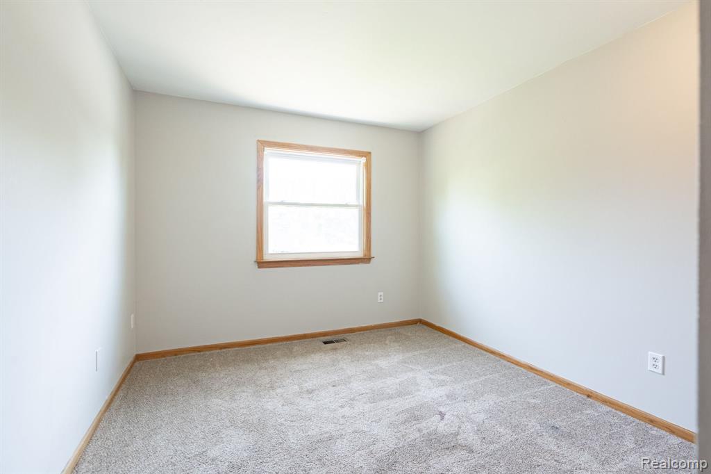 4069 Loch Drive, Highland, MI — Photo 13