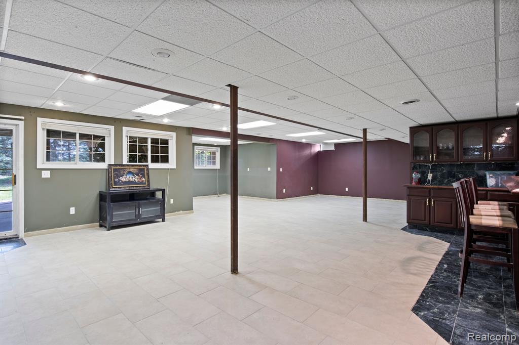 8950 WOODLORE SOUTH Drive, Plymouth, MI 48170 — Photo 48