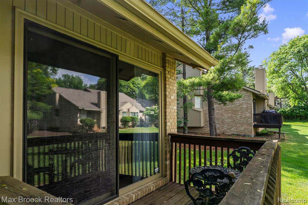 4159 Foxpointe Drive, West Bloomfield, MI 48323 — Photo 38