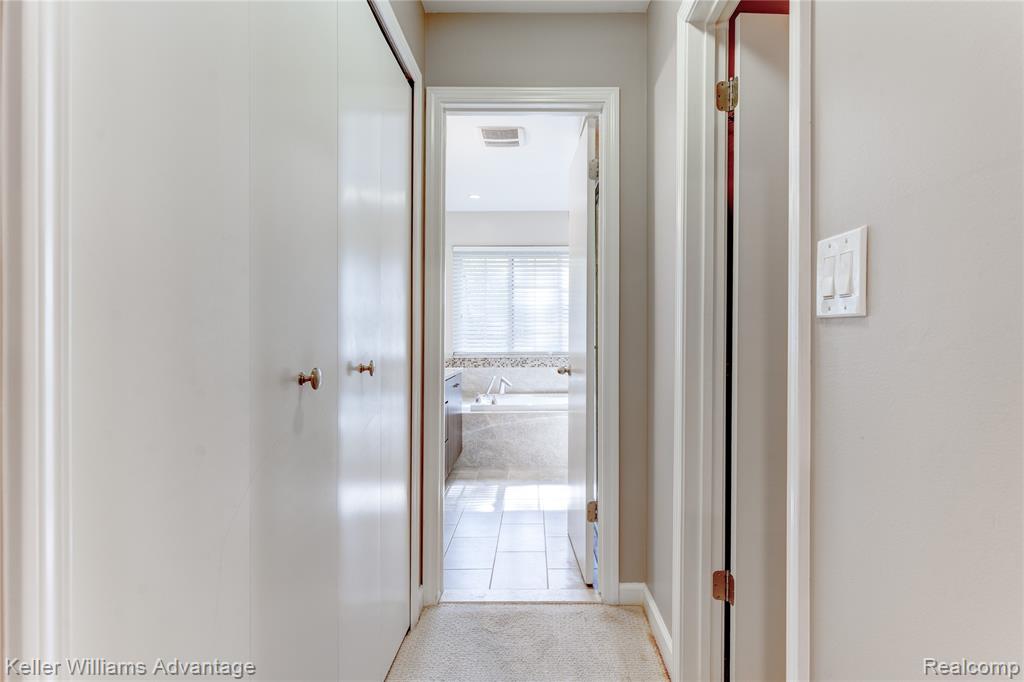 37132 Brentwood Circle, Farmington Hills, MI 48331 — Photo 24