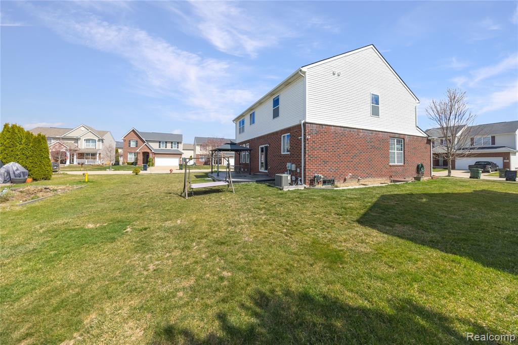 42613 Meridian Drive, Sterling Heights, MI 48313 — Photo 32