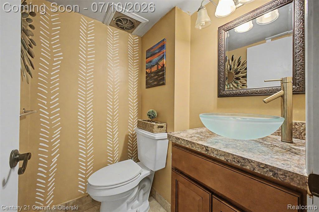 1596 W 13 Mile Road, Madison Heights, MI 48071 — Photo 17