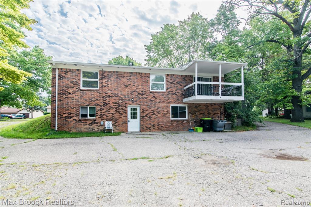 465 Robert Court, Auburn Hills, MI 48326 — Photo 7