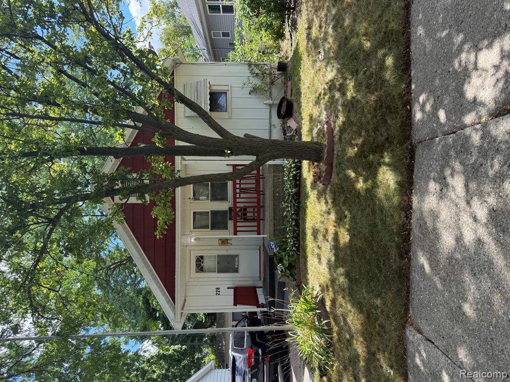 228 Borland Court, Saginaw, MI 48602