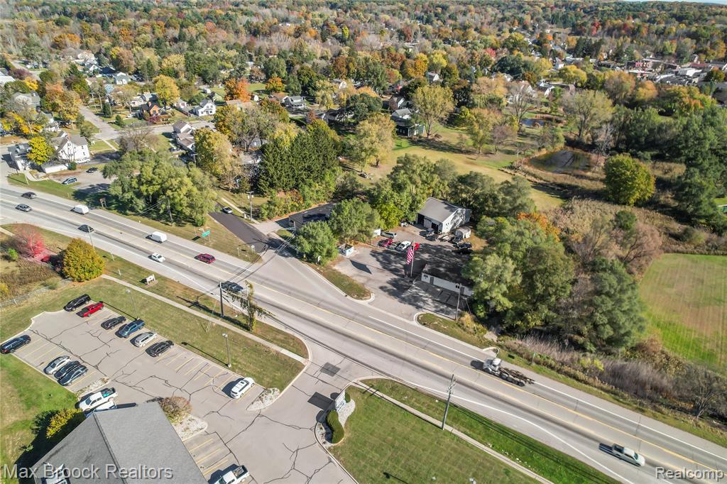 105 S Ortonville Road, Ortonville, MI 48462 — Photo 40