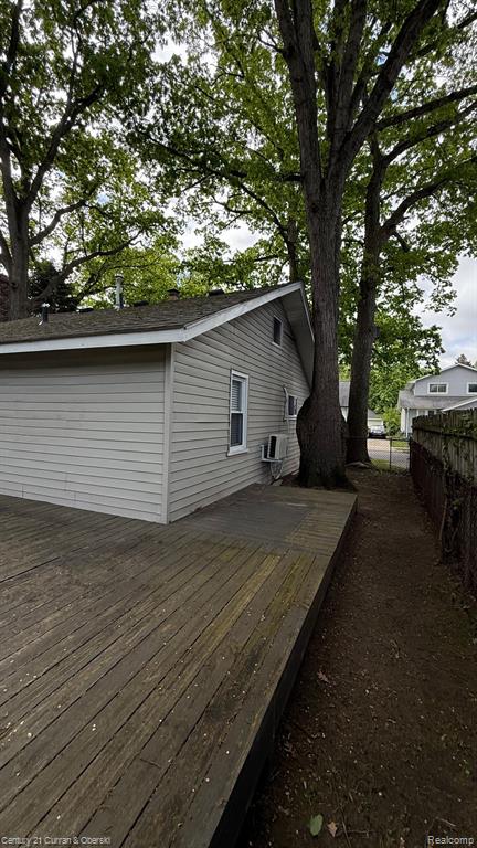 648 W HAZELHURST Street, Ferndale, MI 48220 — Photo 25