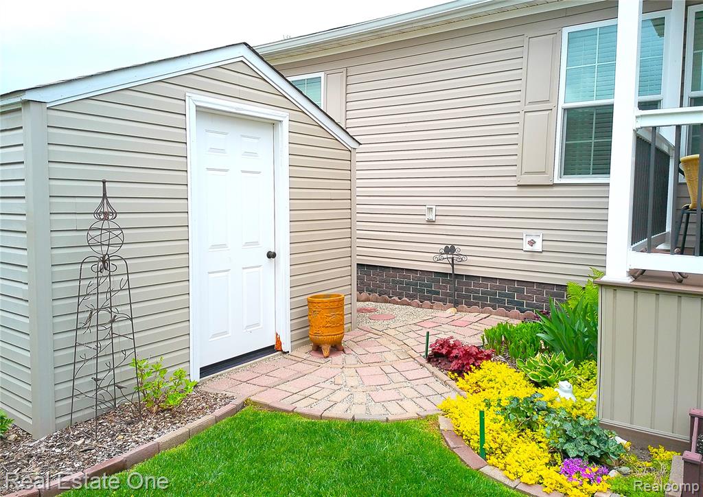 11730 Cedarbrook Drive, South Lyon, MI 48178 — Photo 19
