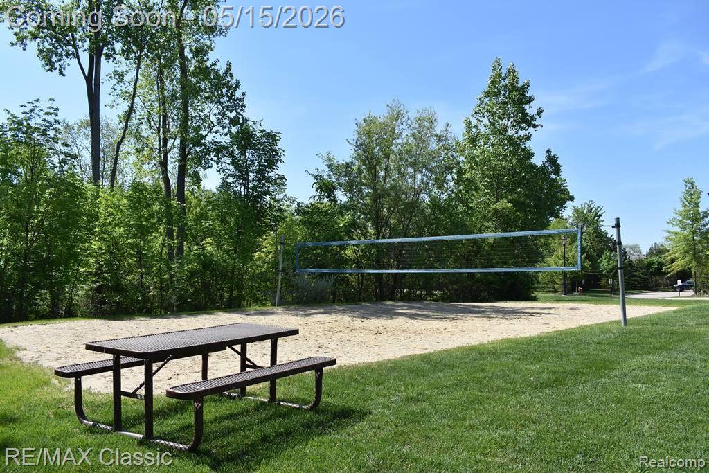 436 BOARDWALK Drive, Walled Lake, MI 48390 — Photo 35