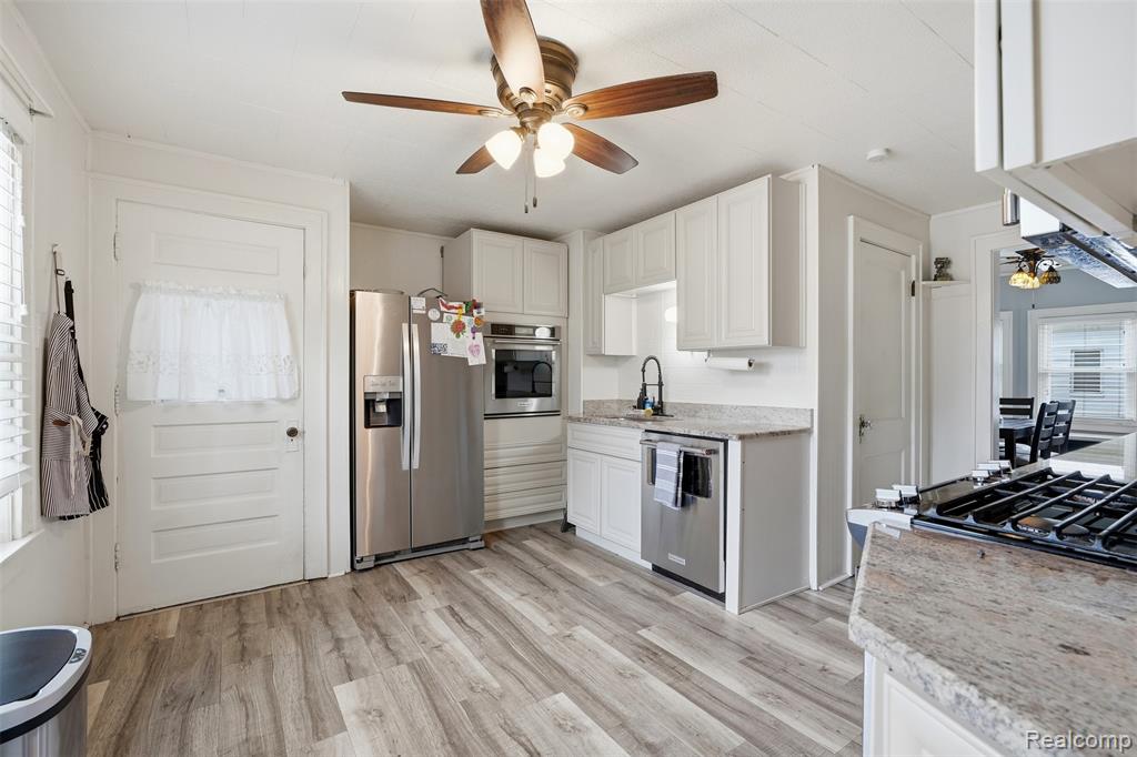 24248 Hayes Avenue, Eastpointe, MI 48021 — Photo 15