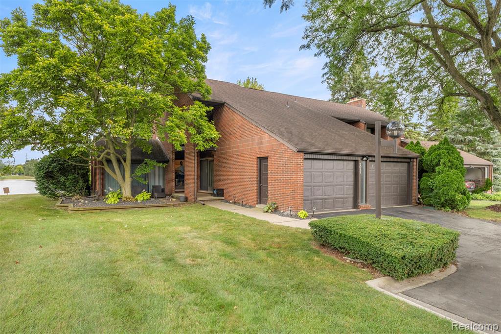 3011 Lindenwood Drive, Dearborn, MI 48120 — Photo 3