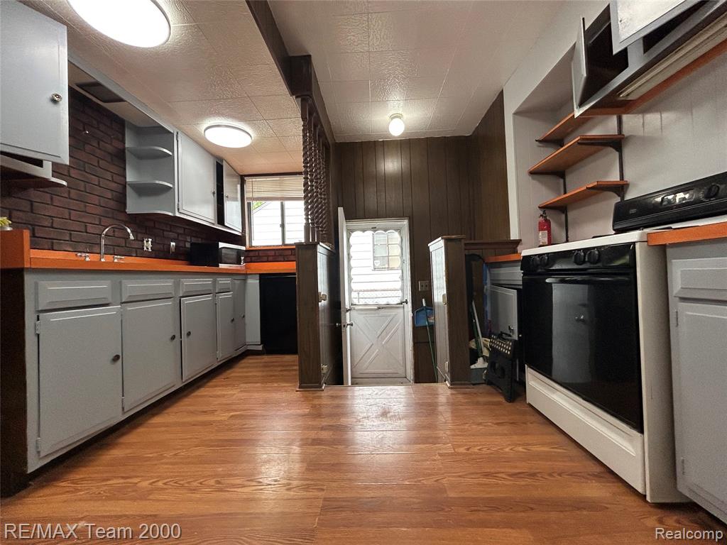 6390 Archdale Street, Detroit, MI 48228 — Photo 12