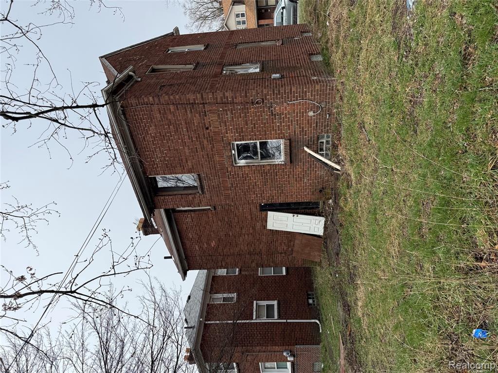 15394 Freeland Street - Photo 5