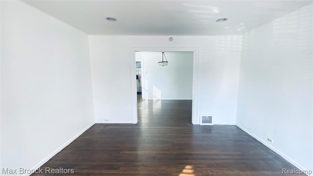 465 E OAKRIDGE #1 Street, Ferndale, MI 48220 — Photo 4