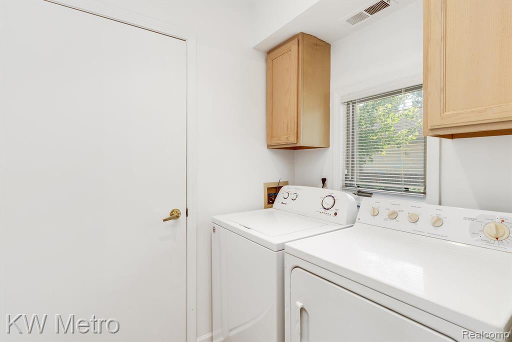 21305 Juniper Court, Farmington Hills, MI 48336 — Photo 19