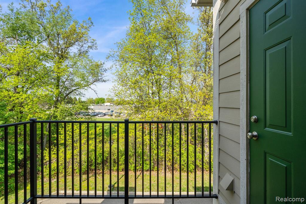 304 LEGATO Drive, Walled Lake, MI 48390 — Photo 16