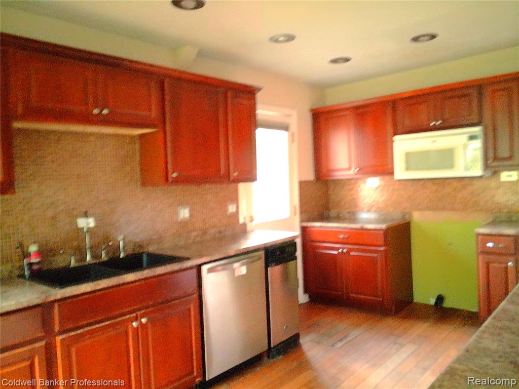 3225 Oakridge Drive, Highland, MI 48356 — Photo 3