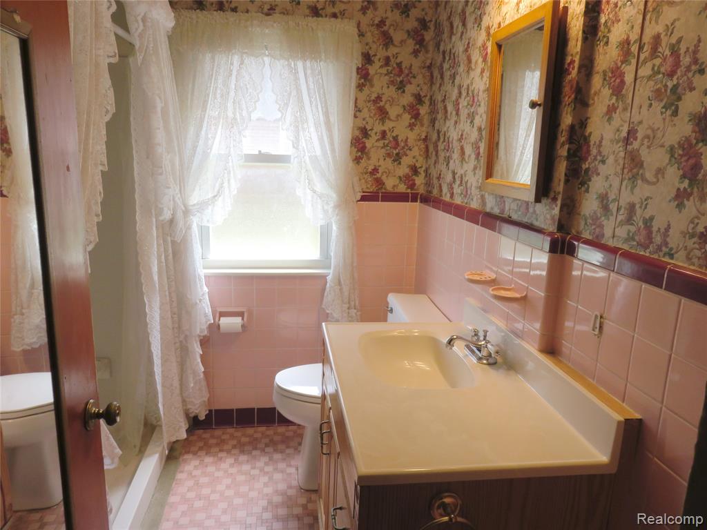 8961 Mortenview Drive, Taylor, MI 48180 — Photo 24