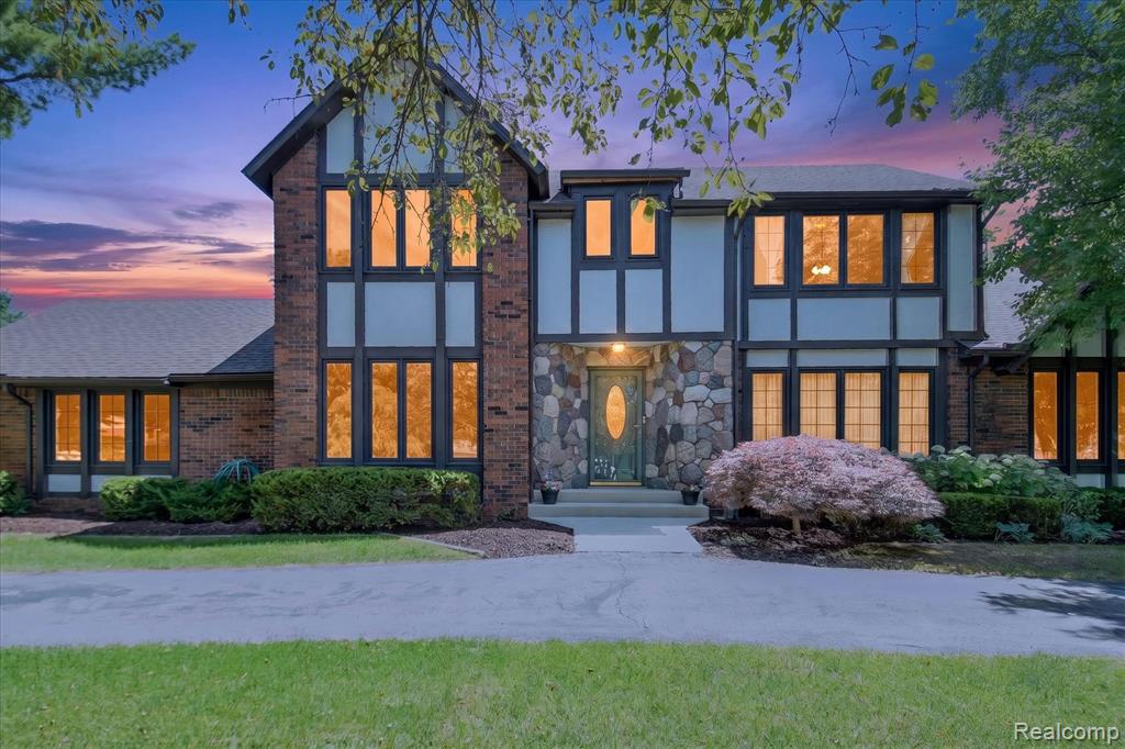30150 Ardmore Drive, Farmington, MI 48334