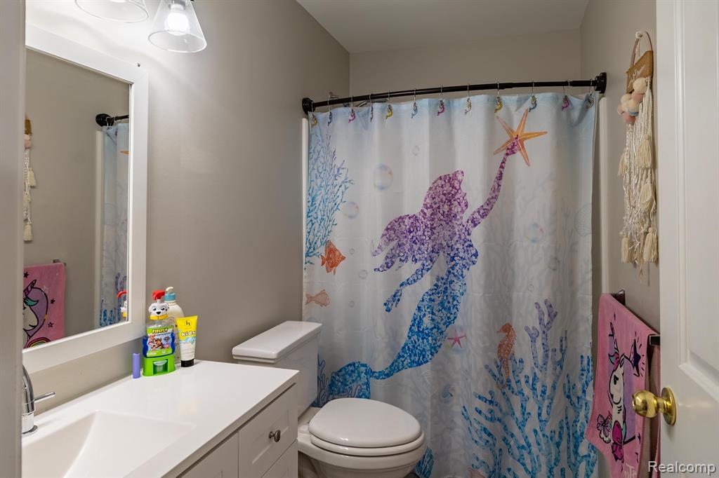 47543 PEMBROKE Drive, Canton, MI 48188 — Photo 13
