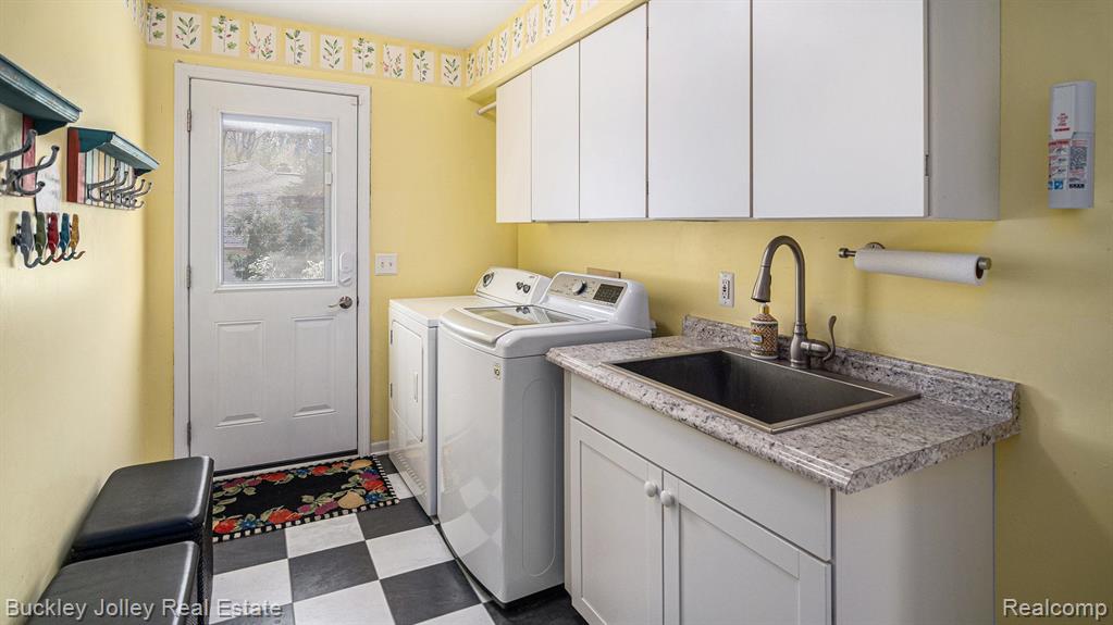 6858 CORRIGAN Drive, Brighton, MI 48116 — Photo 18