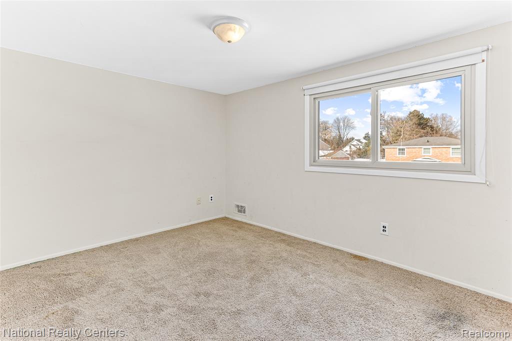 4817 Faircourt Drive, West Bloomfield, MI — Photo 33