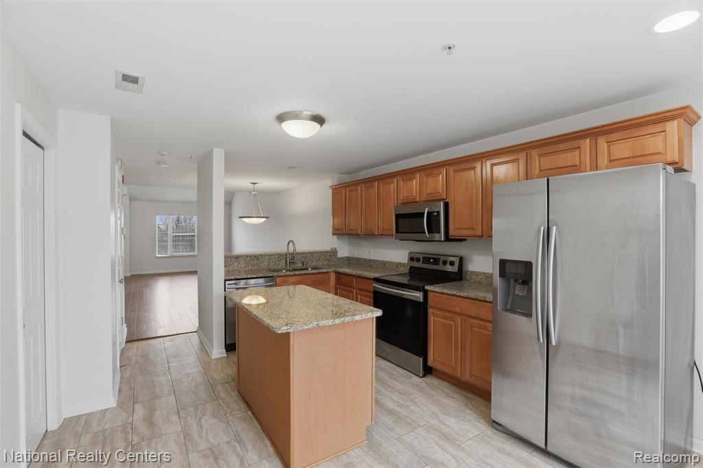 39647 Springwater Drive, Northville, MI 48168 — Photo 9