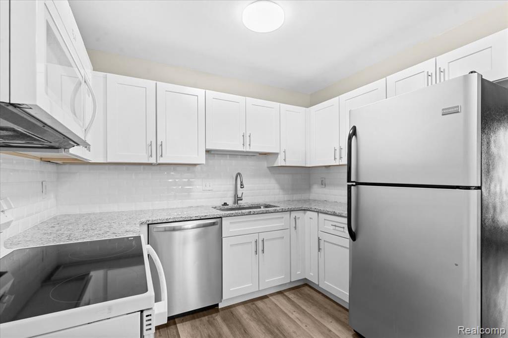 1545 CHERBONEAU, Detroit, MI 48207 — Photo 16