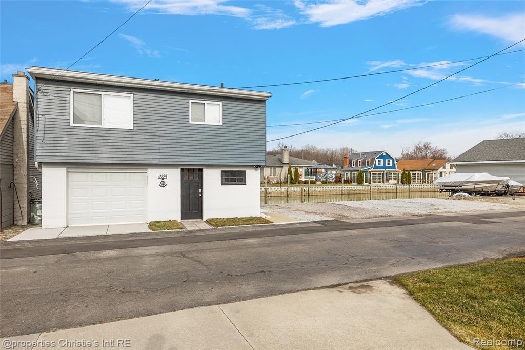 45890 Private Shore Drive, Chesterfield, MI 48047 — Photo 43