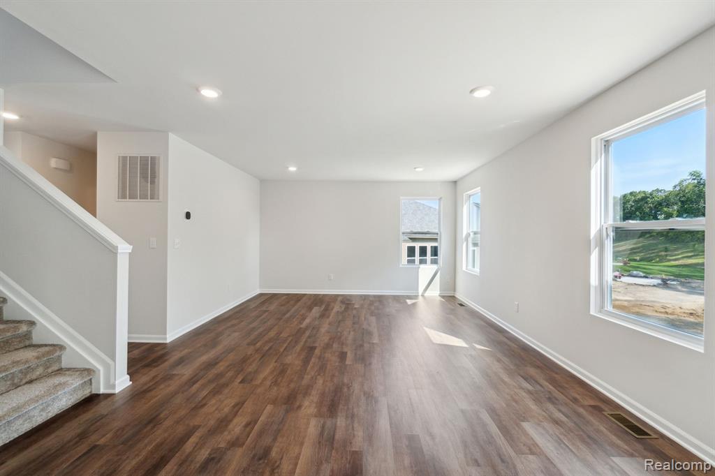 515 Cumberland Trail, Chelsea, MI 48118 — Photo 5