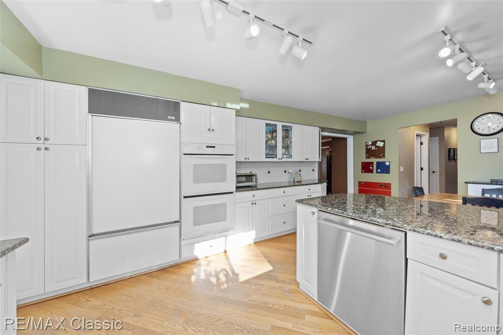 20540 Woodcreek Boulevard, Northville, MI 48167 — Photo 24