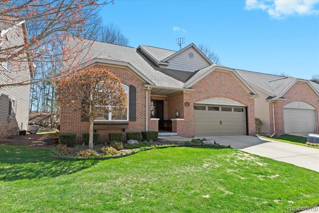 4583 SPRING MOUNTAIN Drive, Brighton, MI 48116 — front exterior
