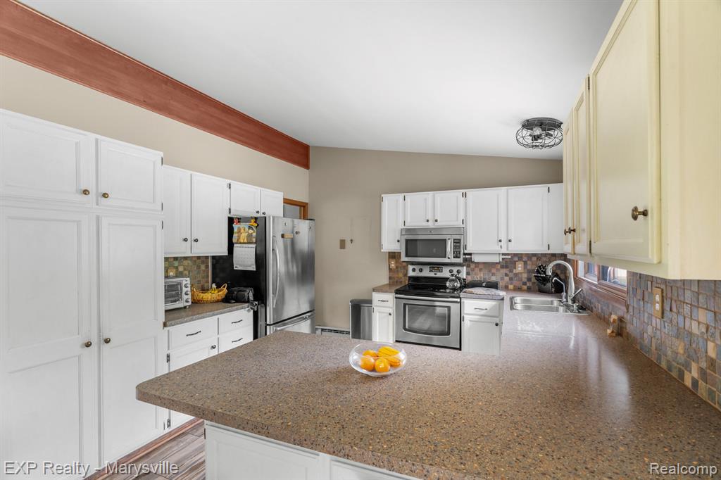 12980 Metcalf Road, Brockway, MI 48097 — Photo 19