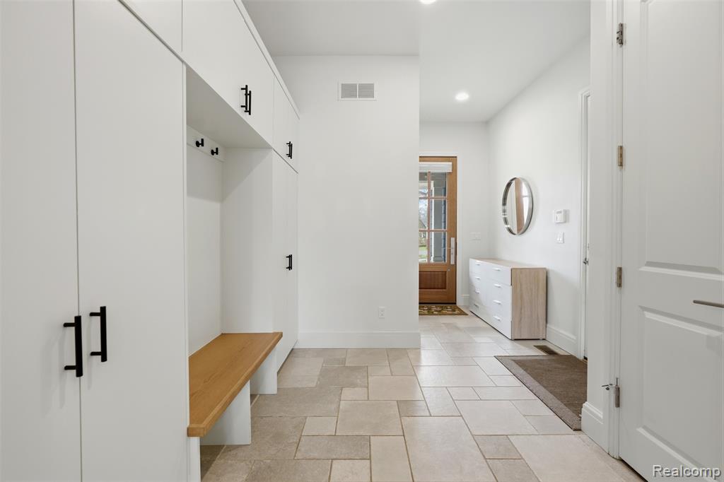 345 Dalebrook Lane, Bloomfield Hills, MI 48301 — Photo 28