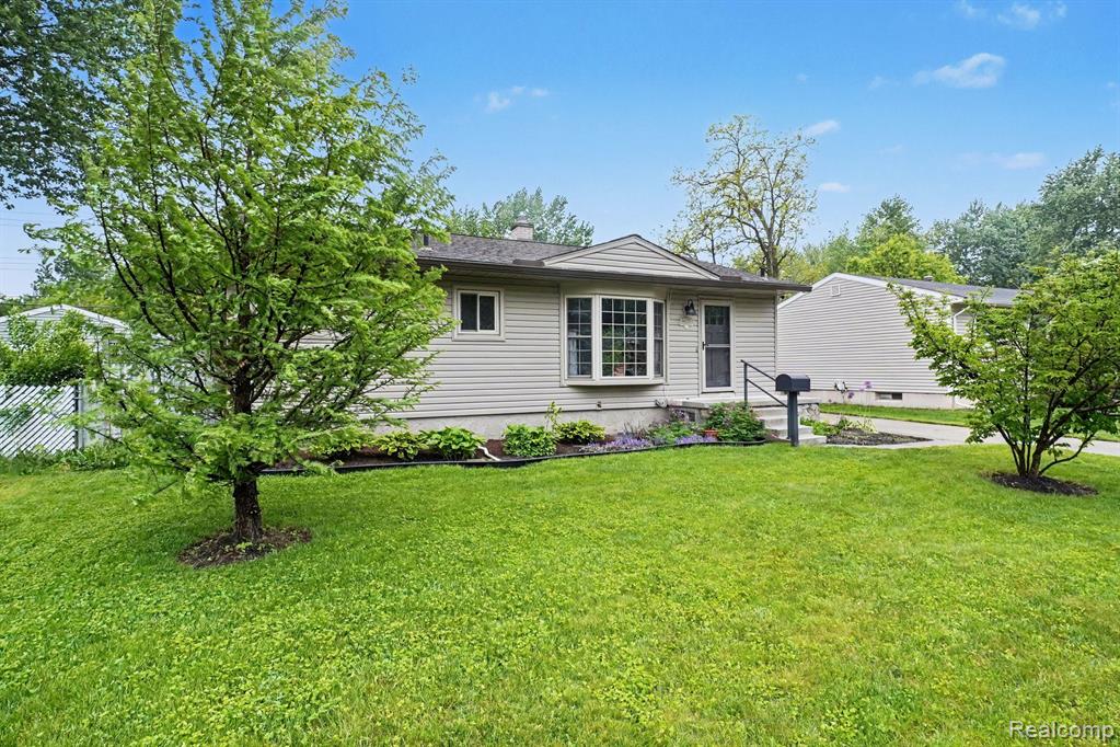1275 1st Street, Lapeer, MI 48446 — Photo 3