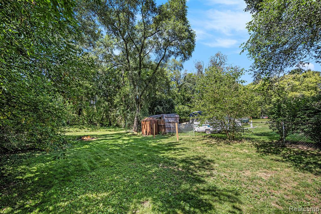 5355 Lake Grove Drive, White Lake, MI 48383 — Photo 29