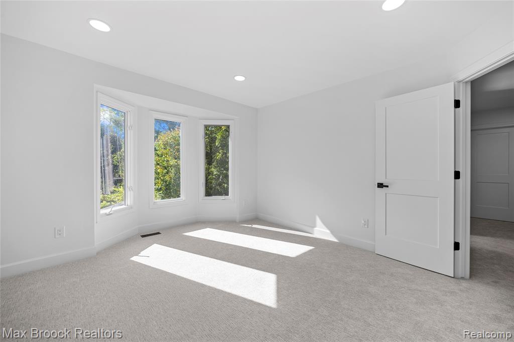 7219 Oakwood Drive, West Bloomfield, MI — Photo 56